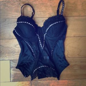 Jezebel bustier size 34C